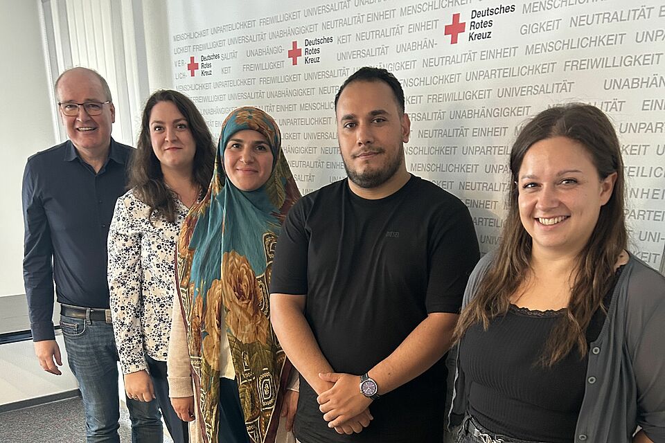 Gruppenfoto mit fünf Personen